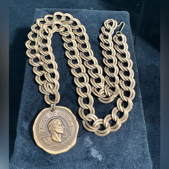Vtg: 1978 Brass & Copper CAESAR Coin Necklace - Picture 8 of 8